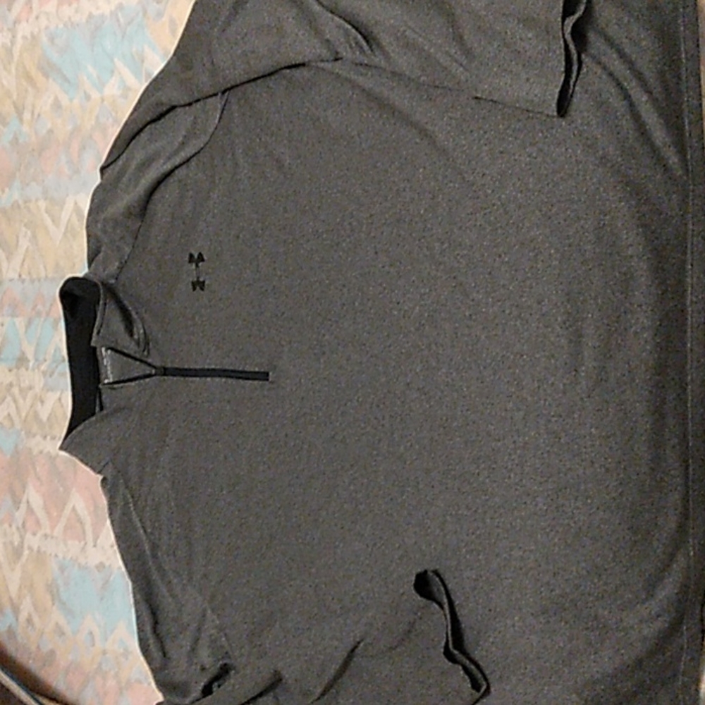 Very nice mens Pullover lonskeeve quarter zip Under Armour sz 2XL